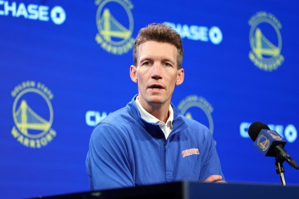 士队的内线, 球队调整阵