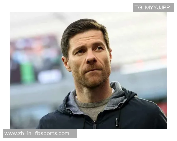 带眼镜的足球球星们如何突破视觉障碍展现独特球技