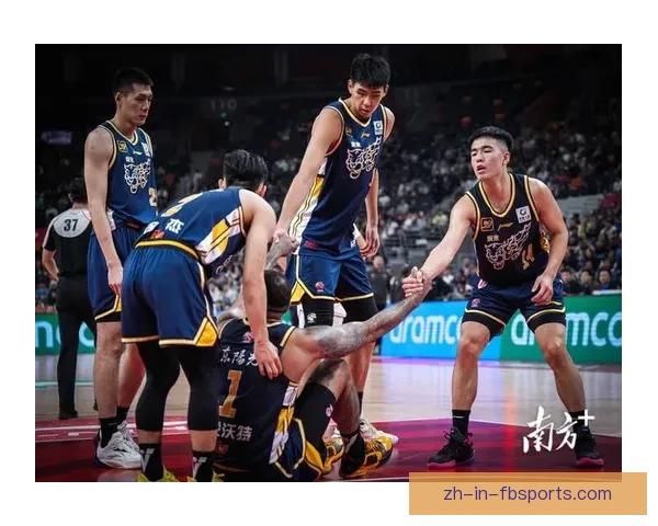 全球篮球巅峰对决：巅峰球队齐聚，夺冠之路谁能笑到最后？
