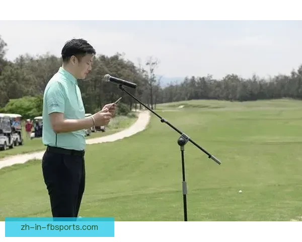 高尔夫杯赛：挑战巅峰，争夺荣耀